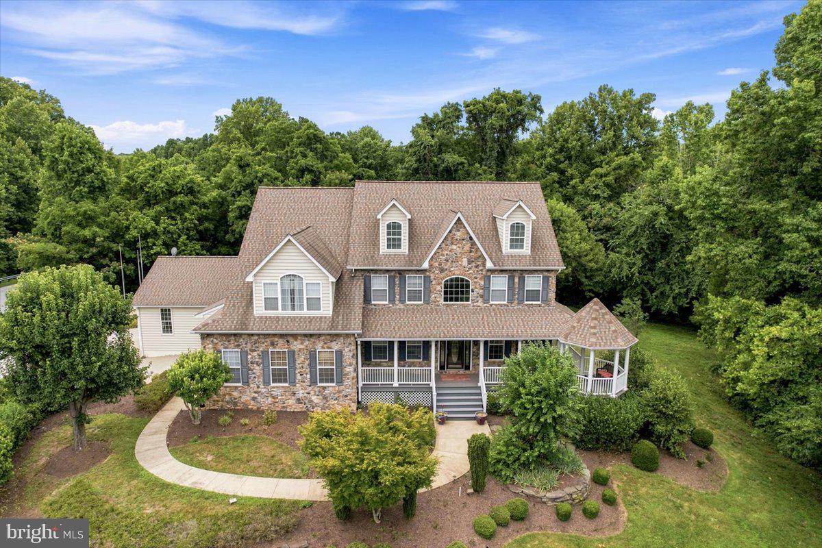 CROSS POINT - Residential