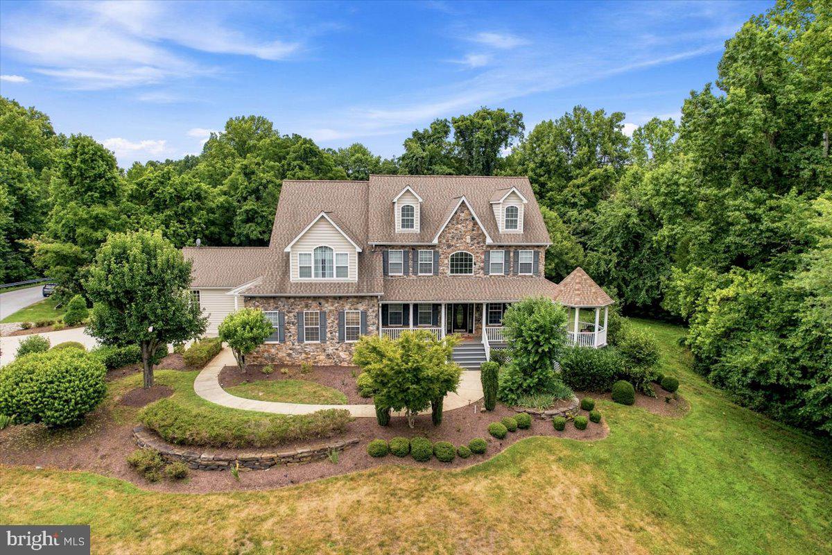 CROSS POINT - Residential