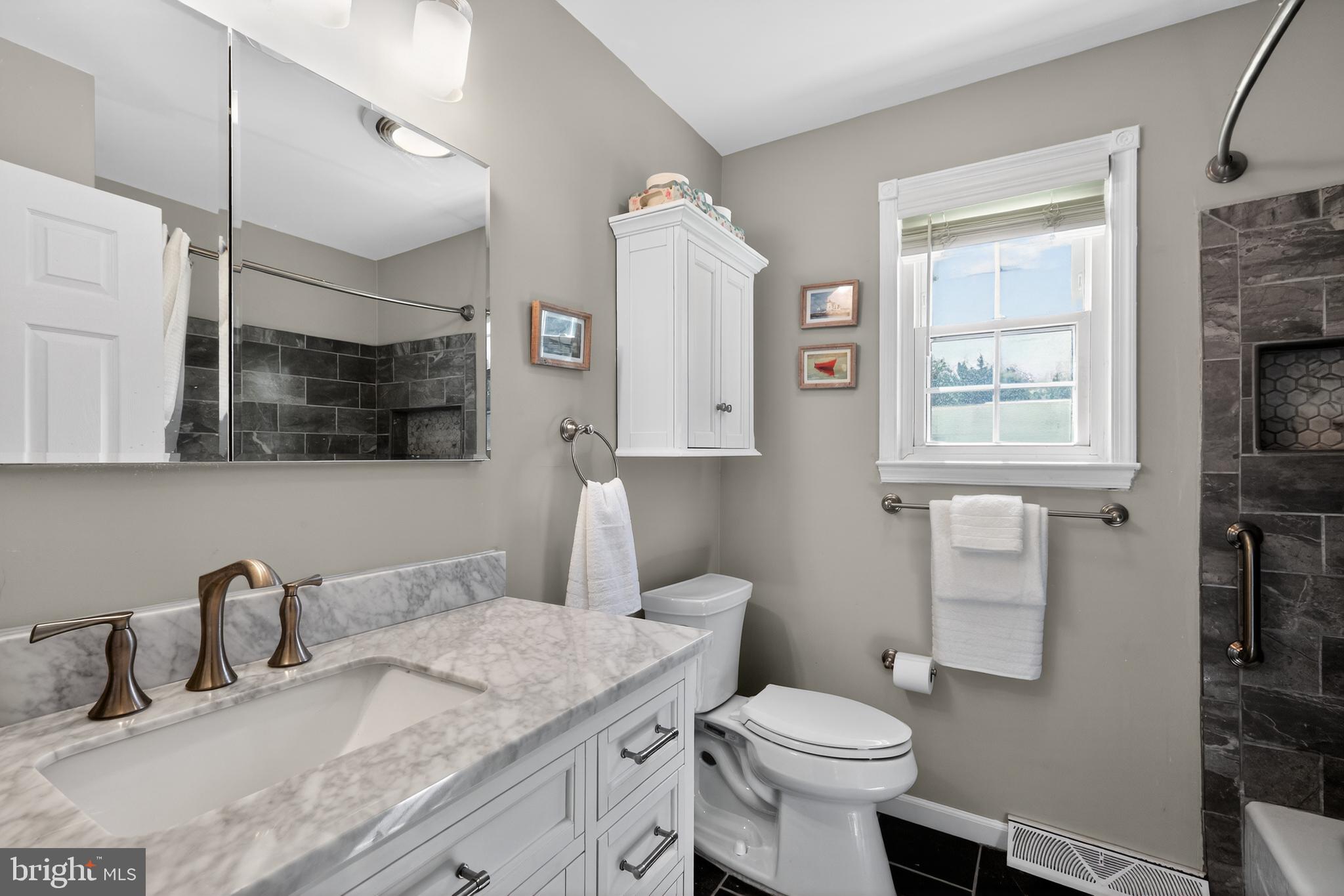 KIMBERLY KNOLL - Residential