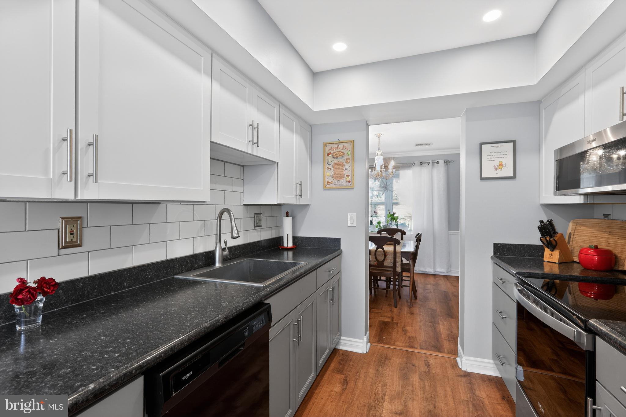 KIMBERLY KNOLL - Residential