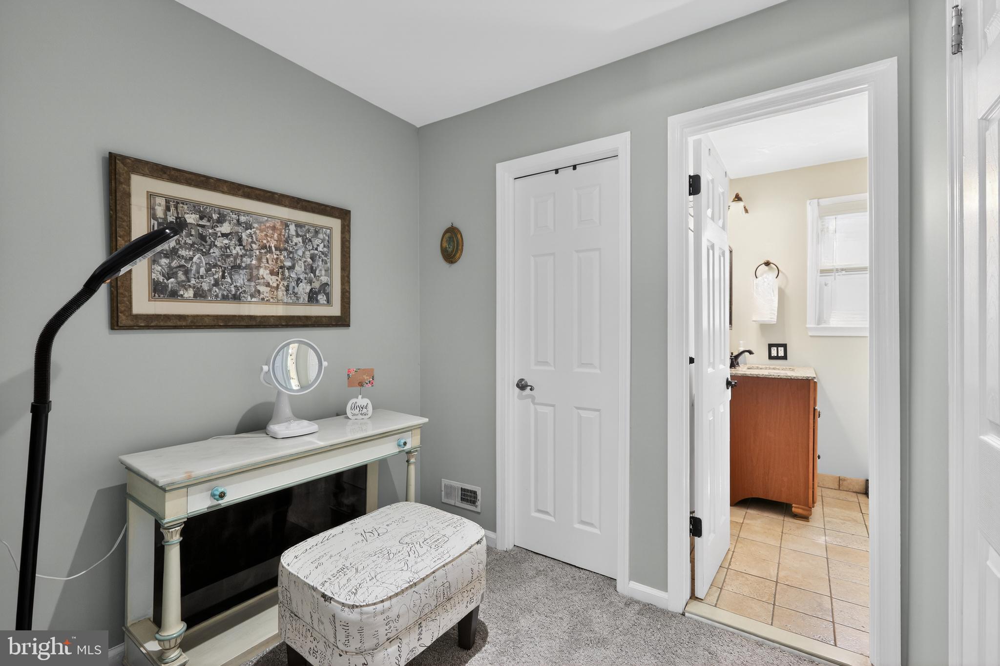 KIMBERLY KNOLL - Residential