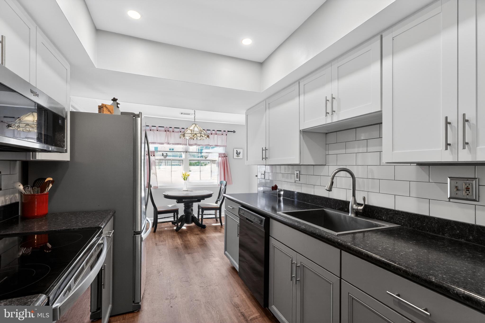 KIMBERLY KNOLL - Residential