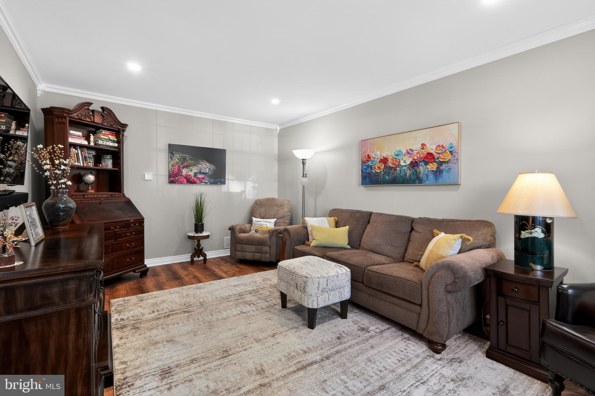 KIMBERLY KNOLL - Residential