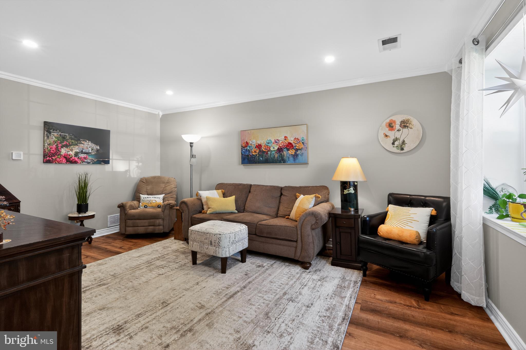 KIMBERLY KNOLL - Residential