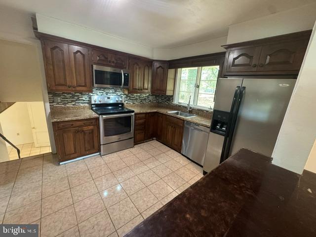 CEDAR CLIFF MANOR - Residential