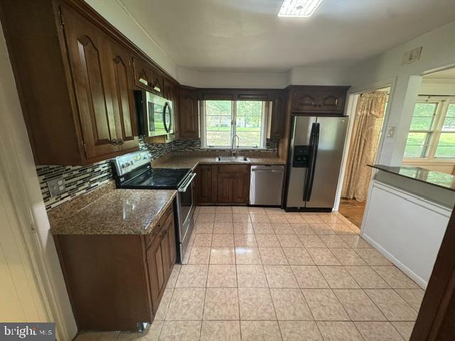 CEDAR CLIFF MANOR - Residential