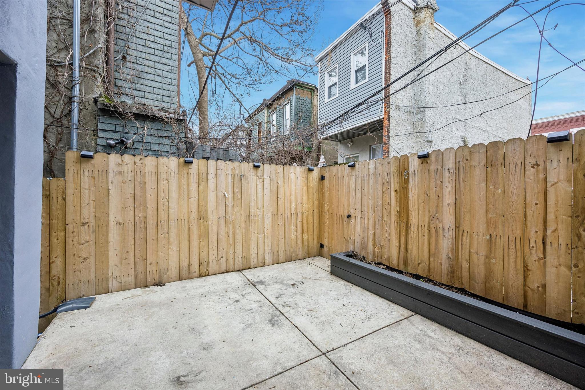 STRAWBERRY MANSION - Residential