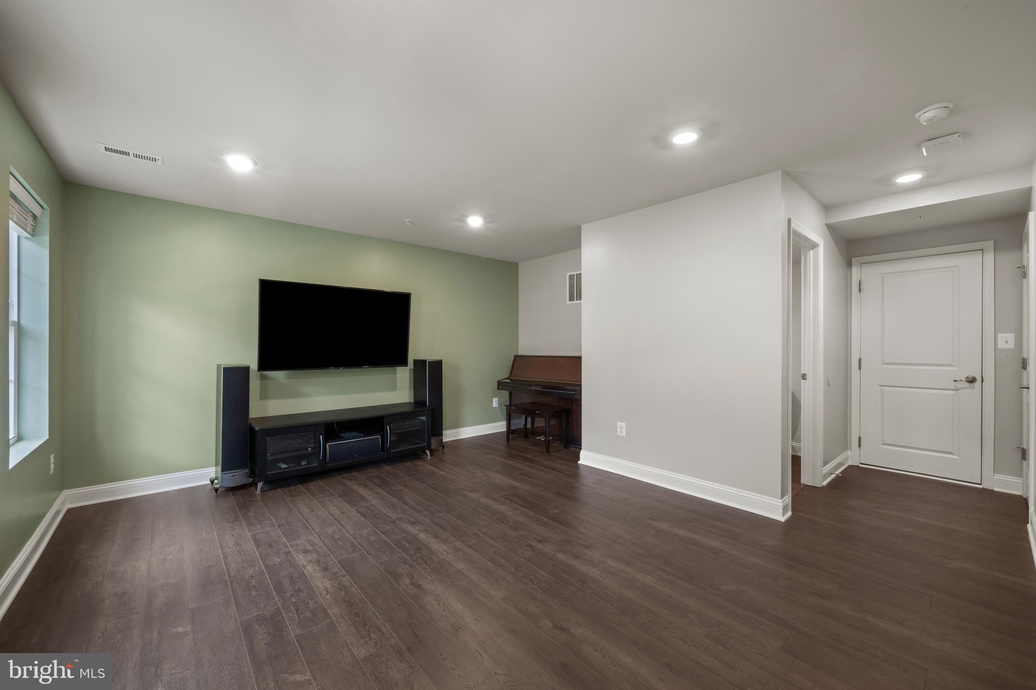 PERRY HALL - Residential