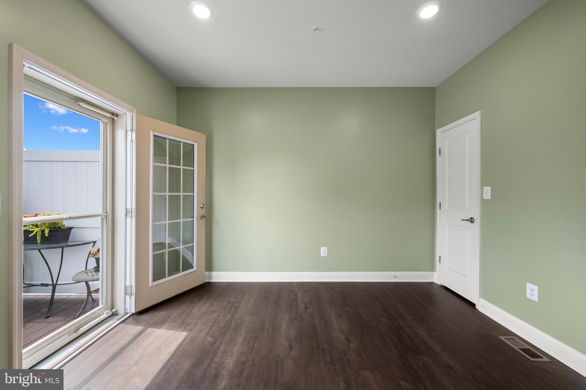 PERRY HALL - Residential