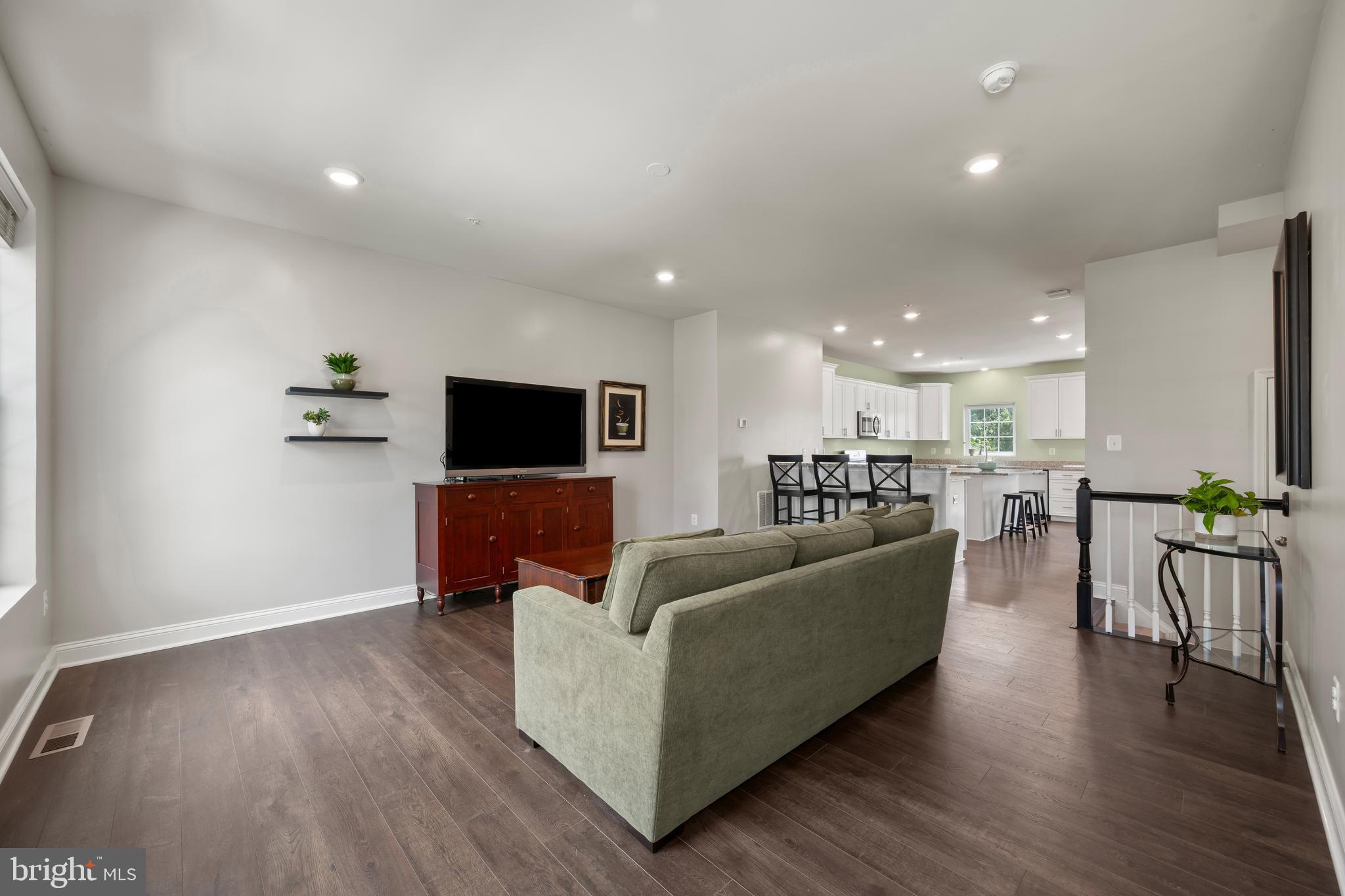 PERRY HALL - Residential