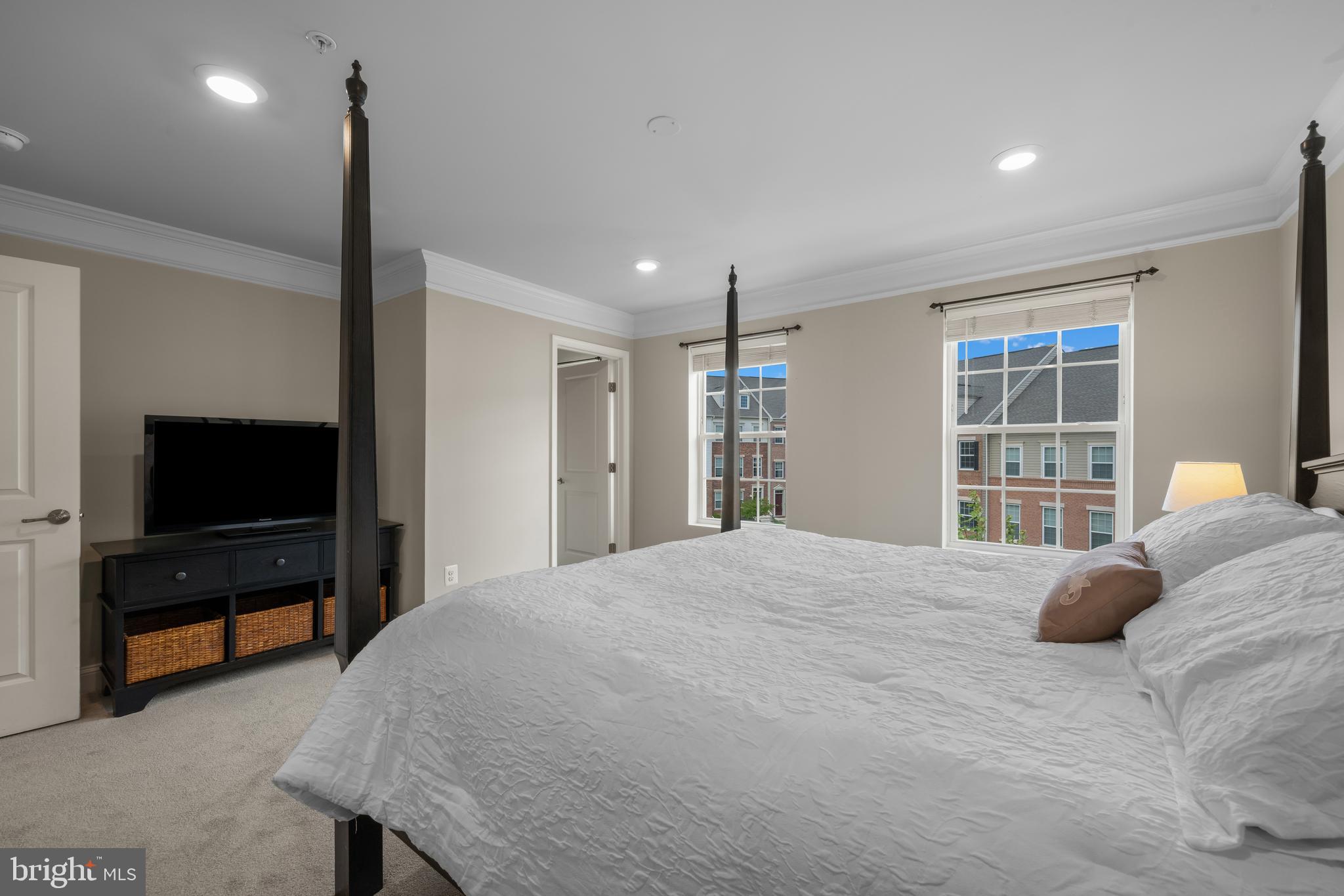 PERRY HALL - Residential
