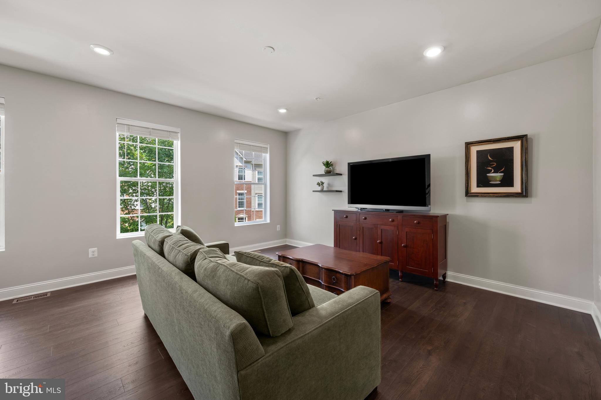 PERRY HALL - Residential