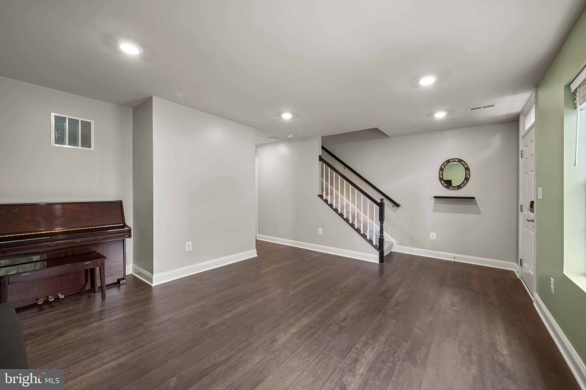 PERRY HALL - Residential