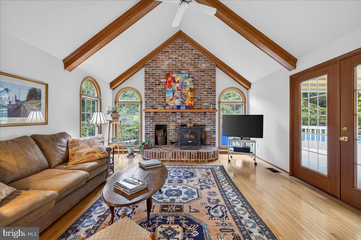 HUNTERS CROSSING - Residential