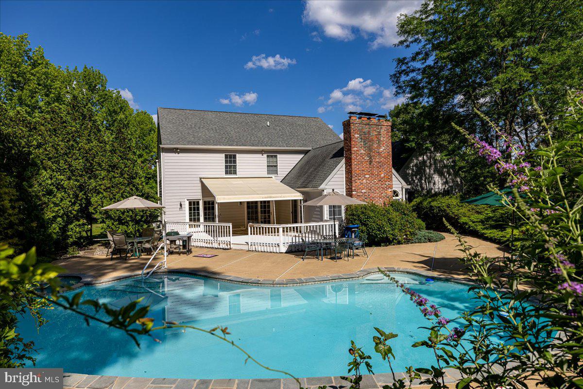 HUNTERS CROSSING - Residential