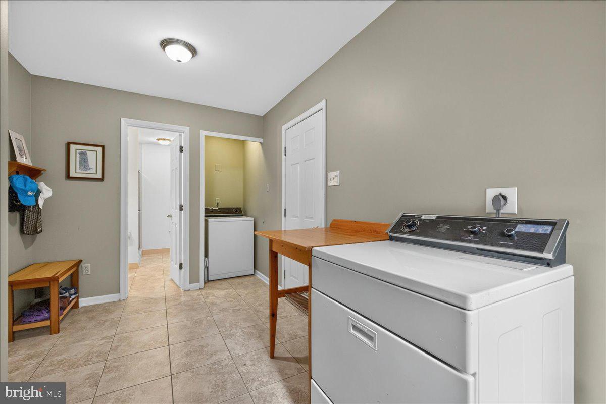 HUNTERS CROSSING - Residential