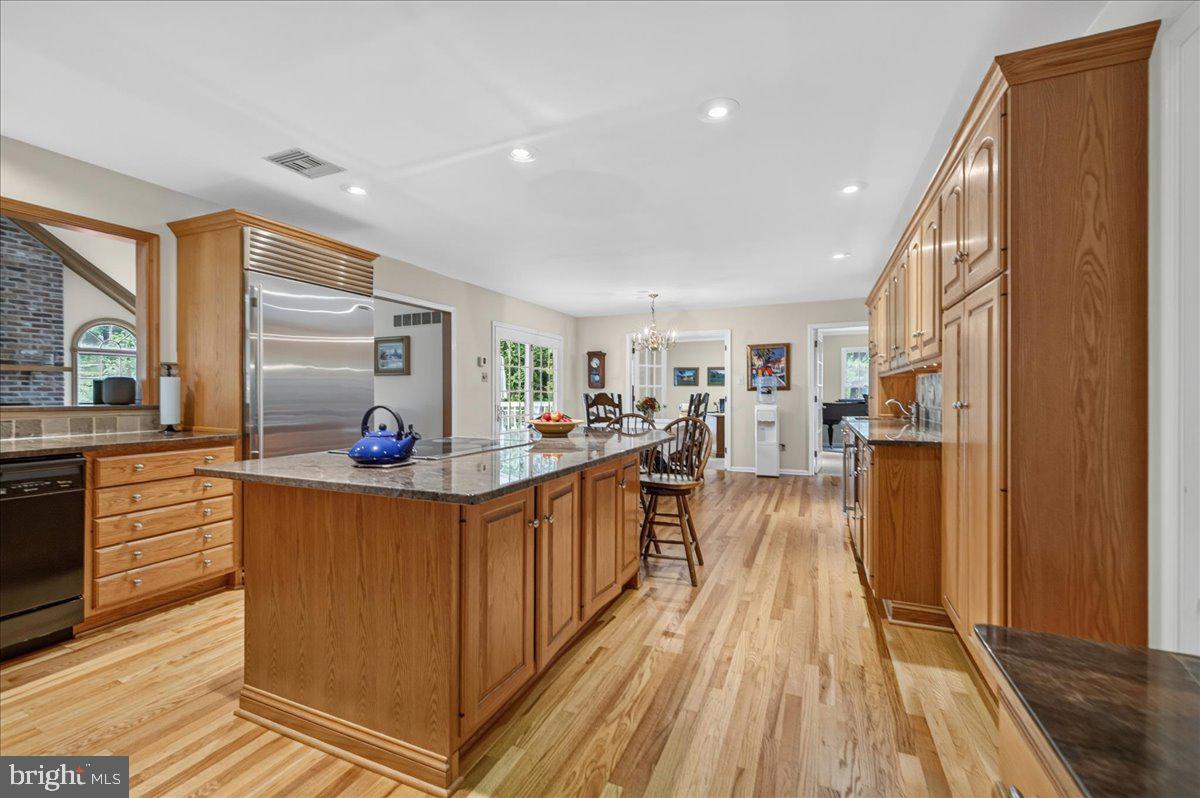 HUNTERS CROSSING - Residential