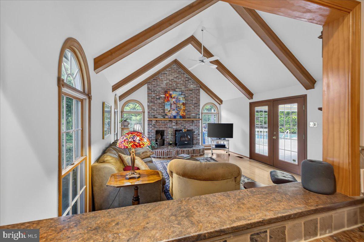 HUNTERS CROSSING - Residential