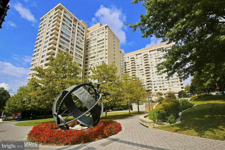 South facing, renovated with balcony and an open view. All utilities are included in the price. Many amenities, pool, exercise room, roof deck,24 hour desk, restaurant, convenience store, and more. Close to Friendship Heights Metro, shopping, and entertainment. GCAAR application. Certified funds. $40 application fee per adult. Available February 1st.