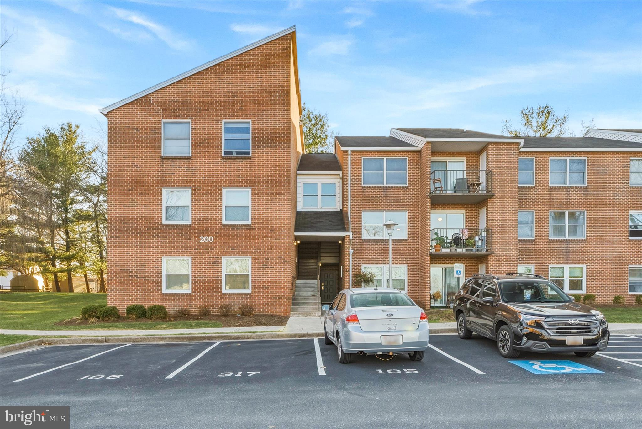GLADE TOWN - Residential