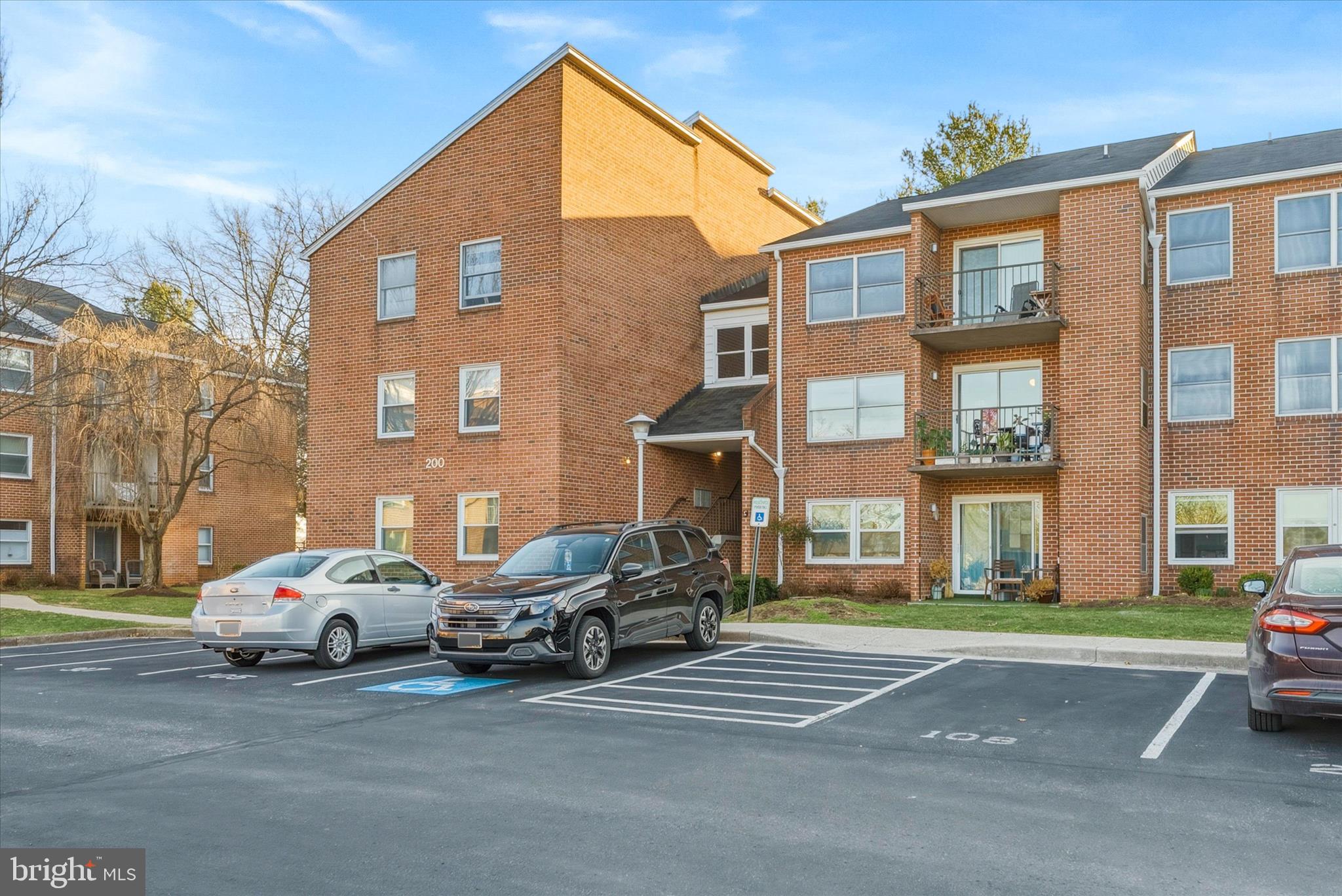 GLADE TOWN - Residential