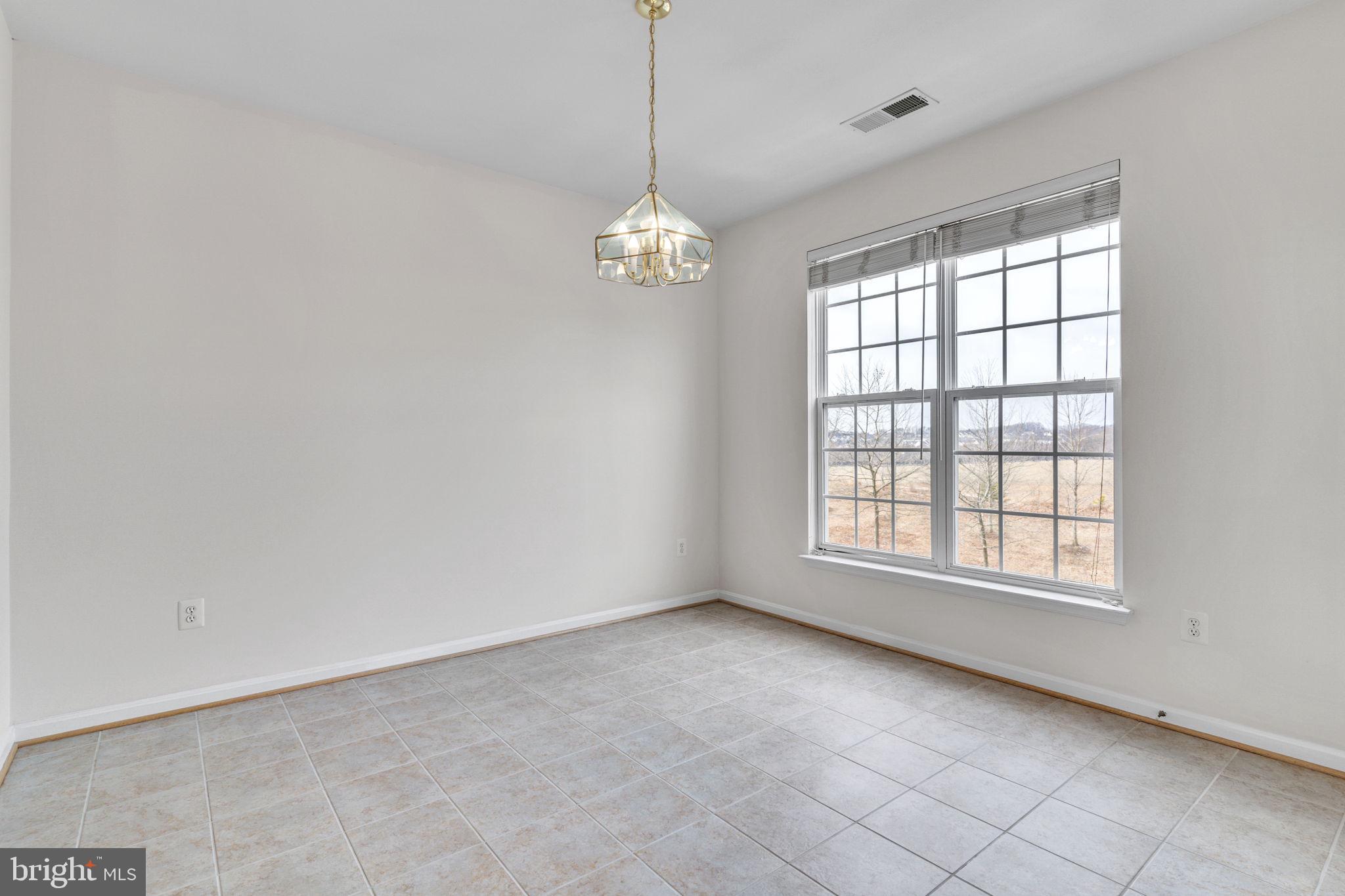 POWELLS RUN VILLAGE COND - Residential