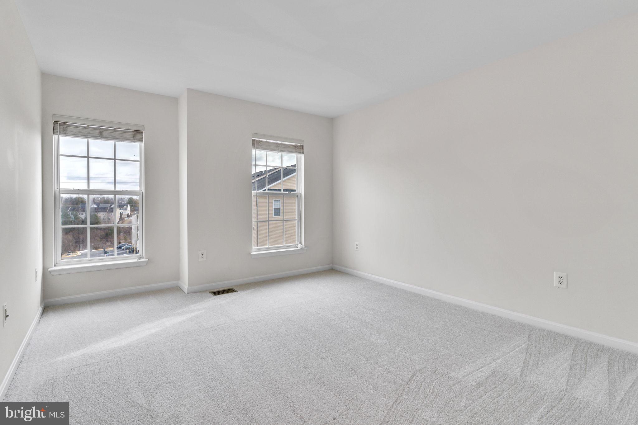 POWELLS RUN VILLAGE COND - Residential