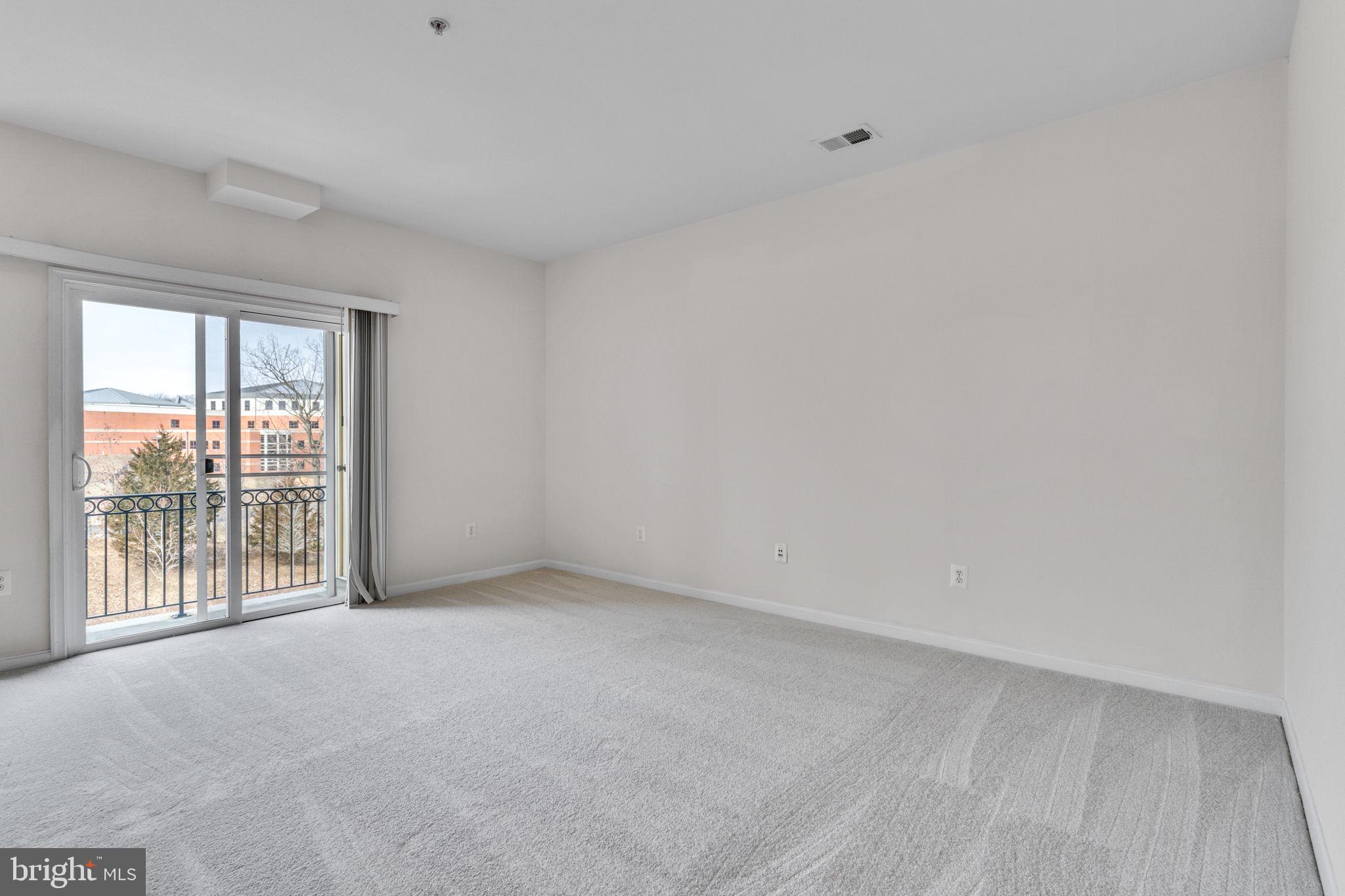 POWELLS RUN VILLAGE COND - Residential