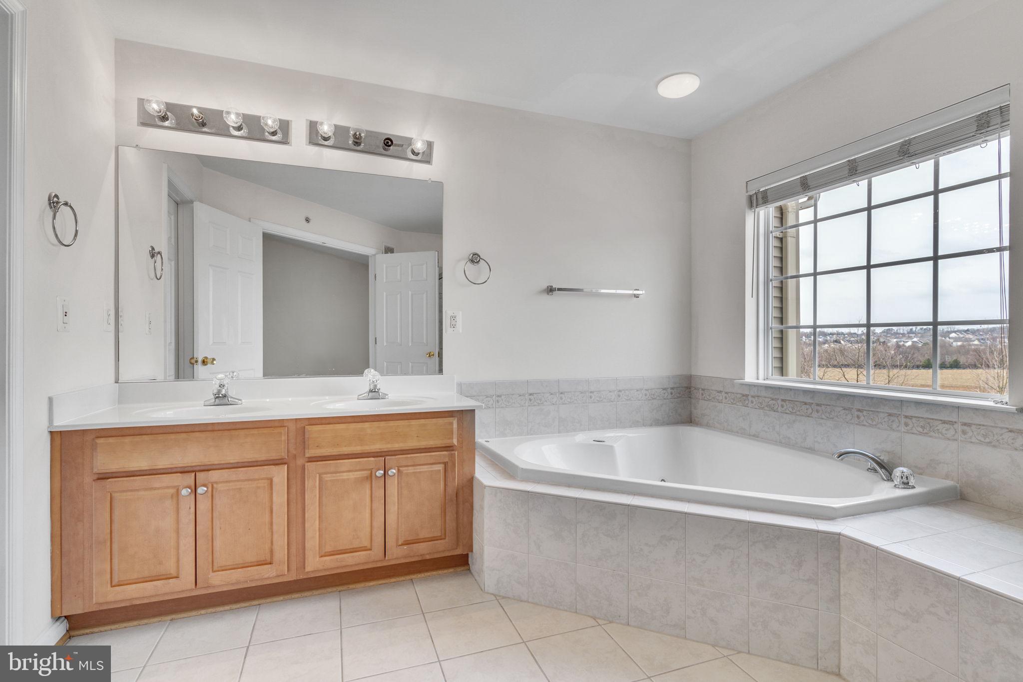 POWELLS RUN VILLAGE COND - Residential