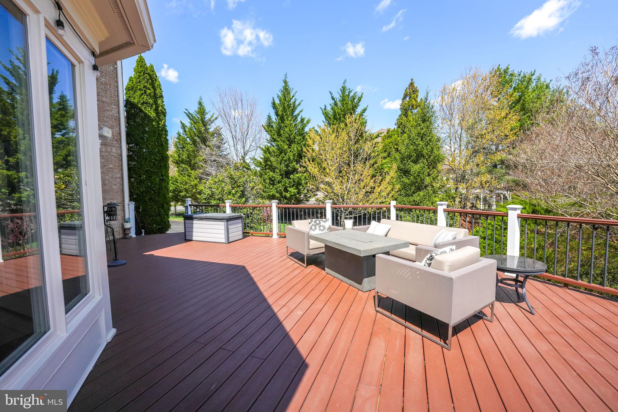 RED CEDAR WEST - Residential