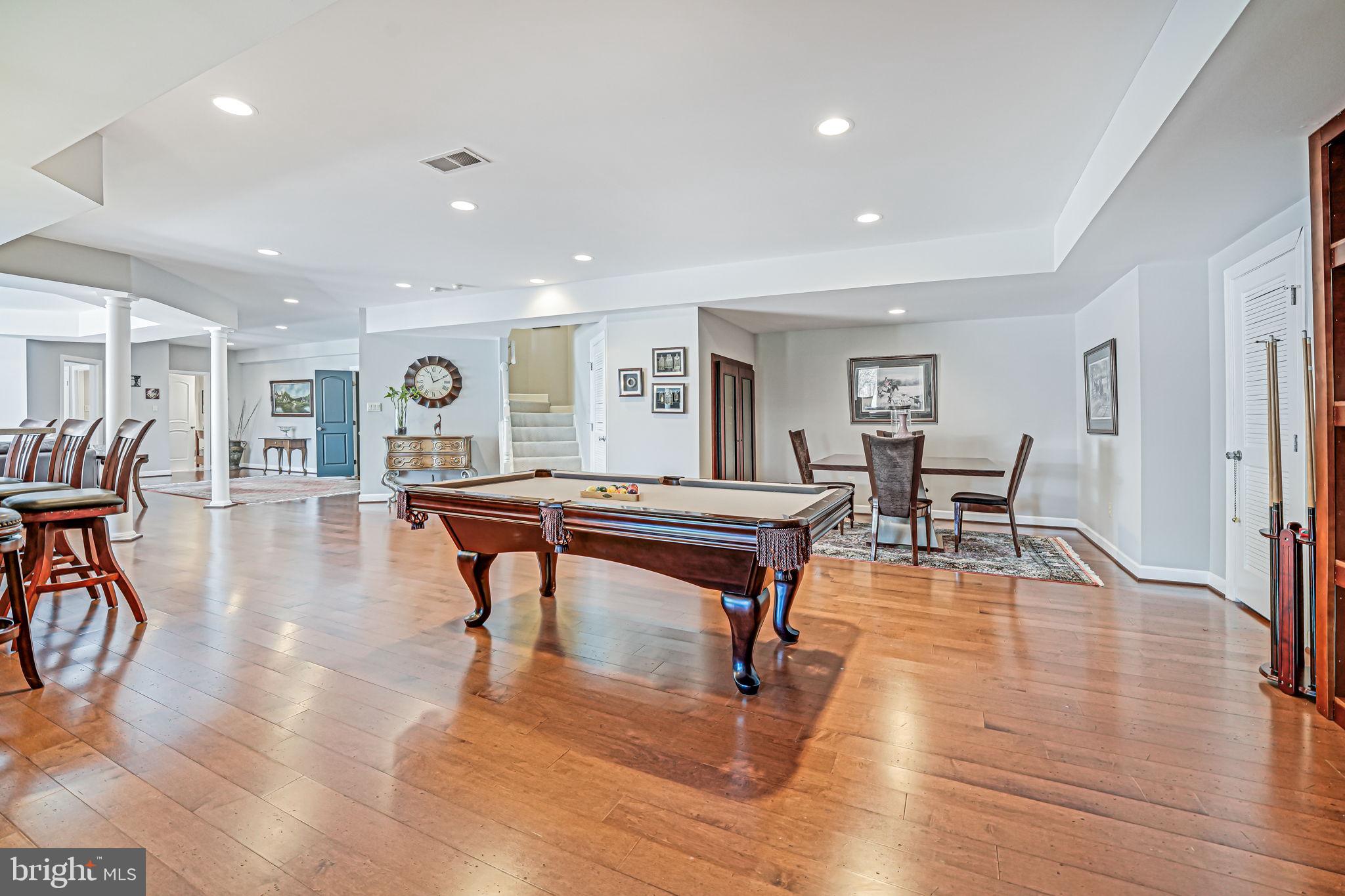 RED CEDAR WEST - Residential