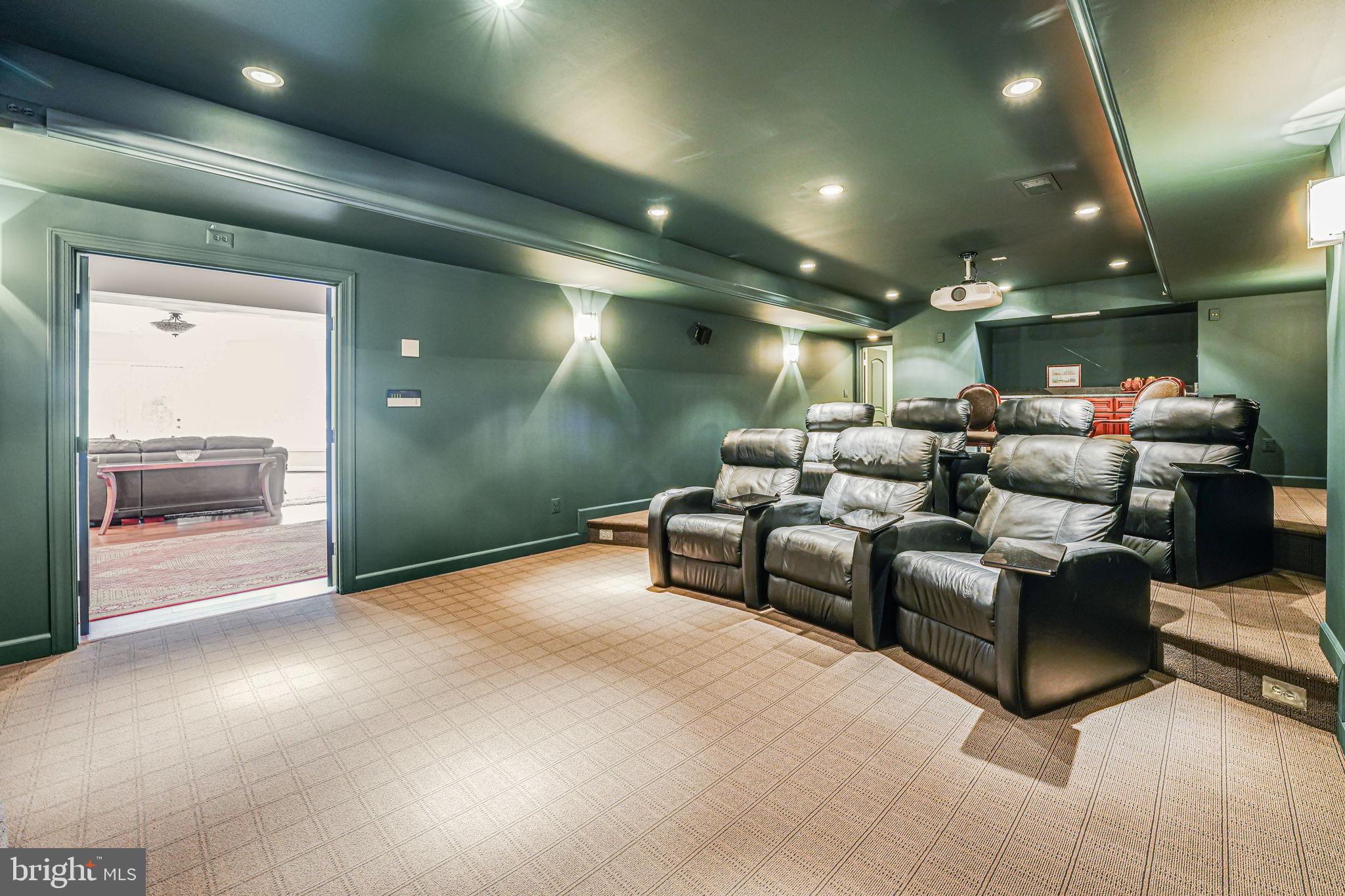 RED CEDAR WEST - Residential
