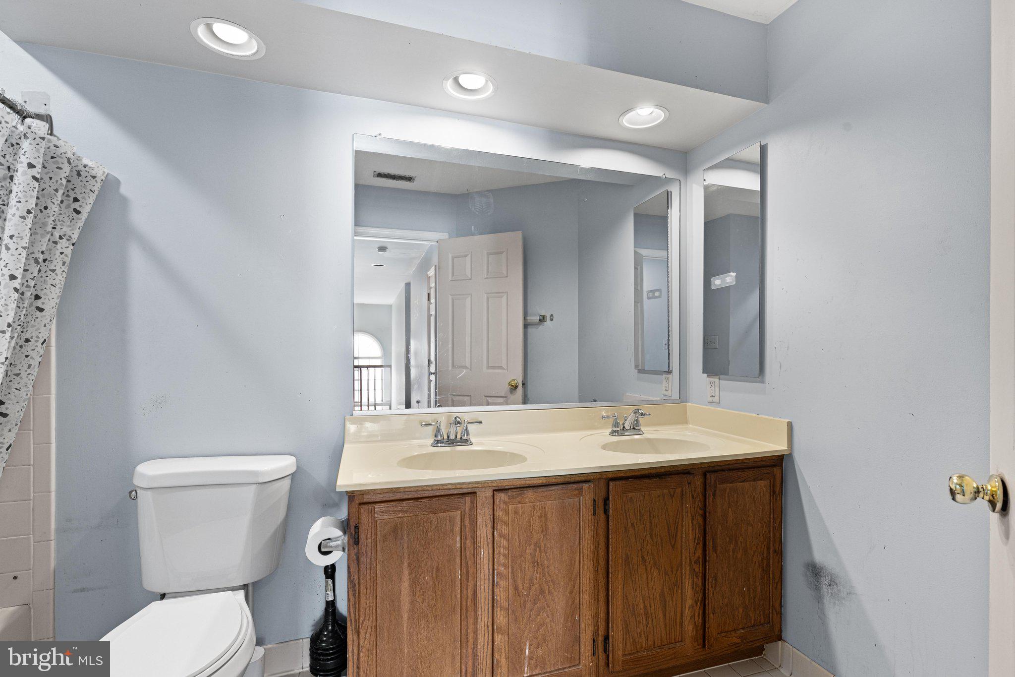 SEVEN OAKS - Residential