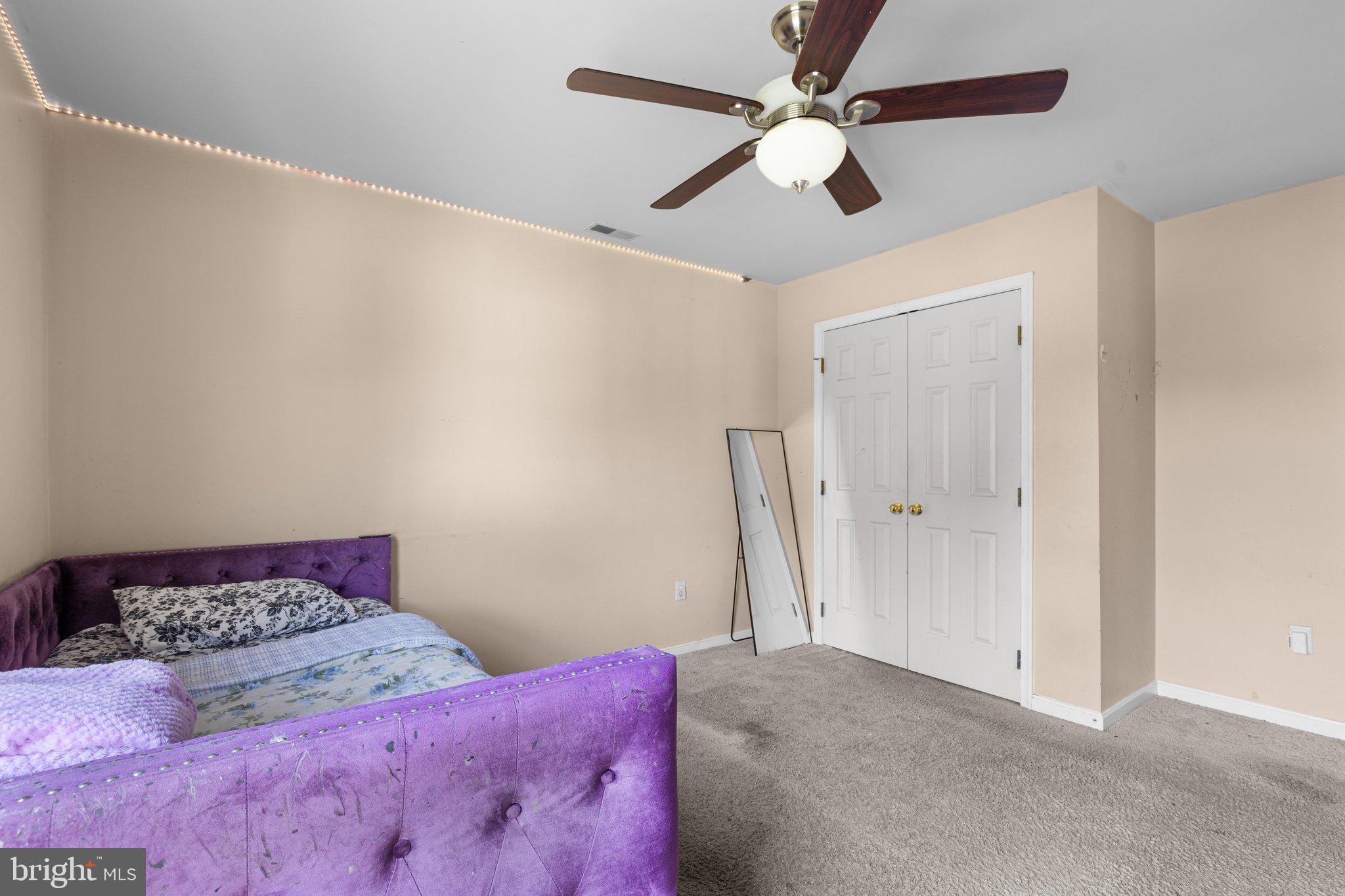 SEVEN OAKS - Residential