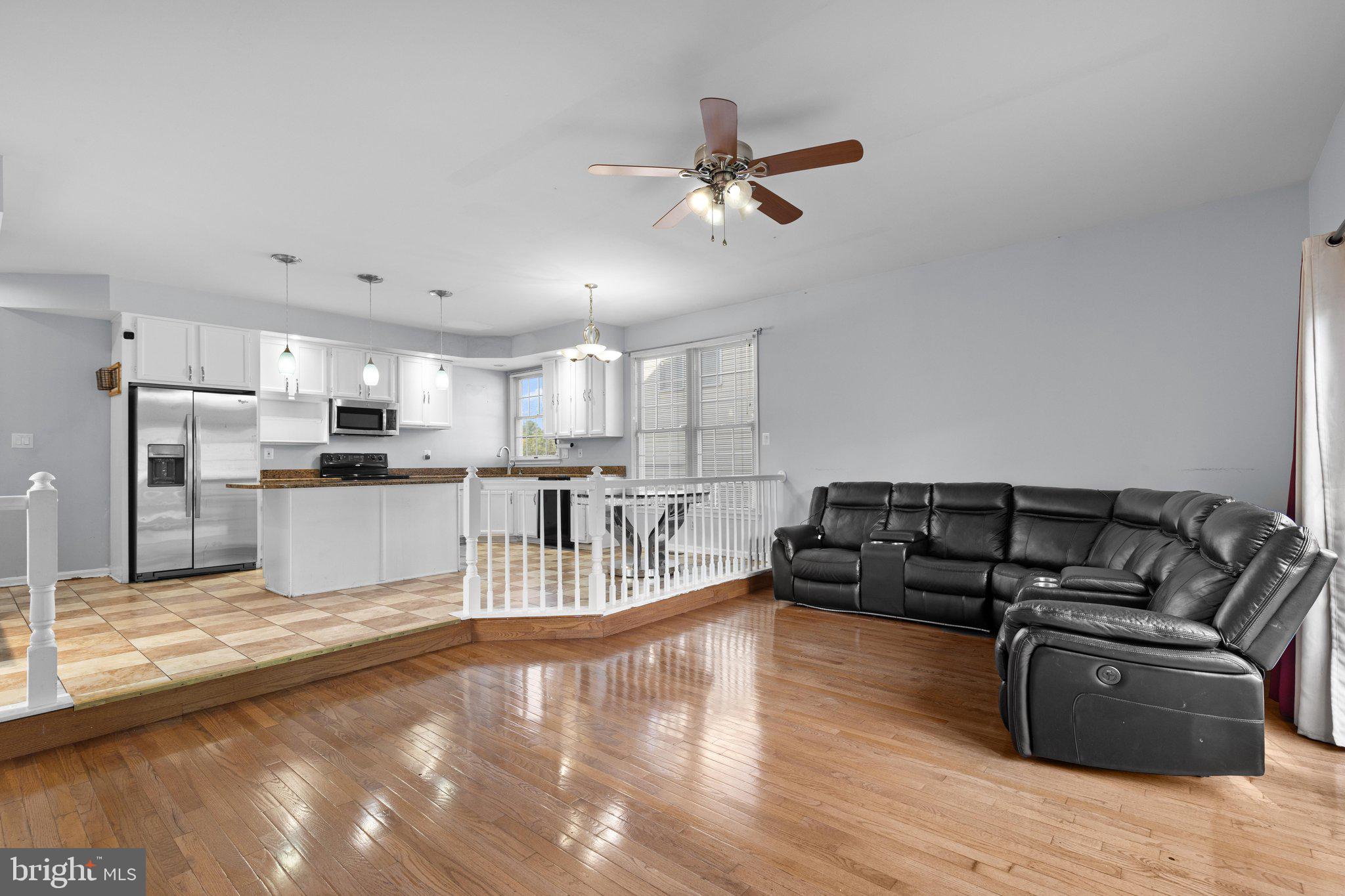 SEVEN OAKS - Residential