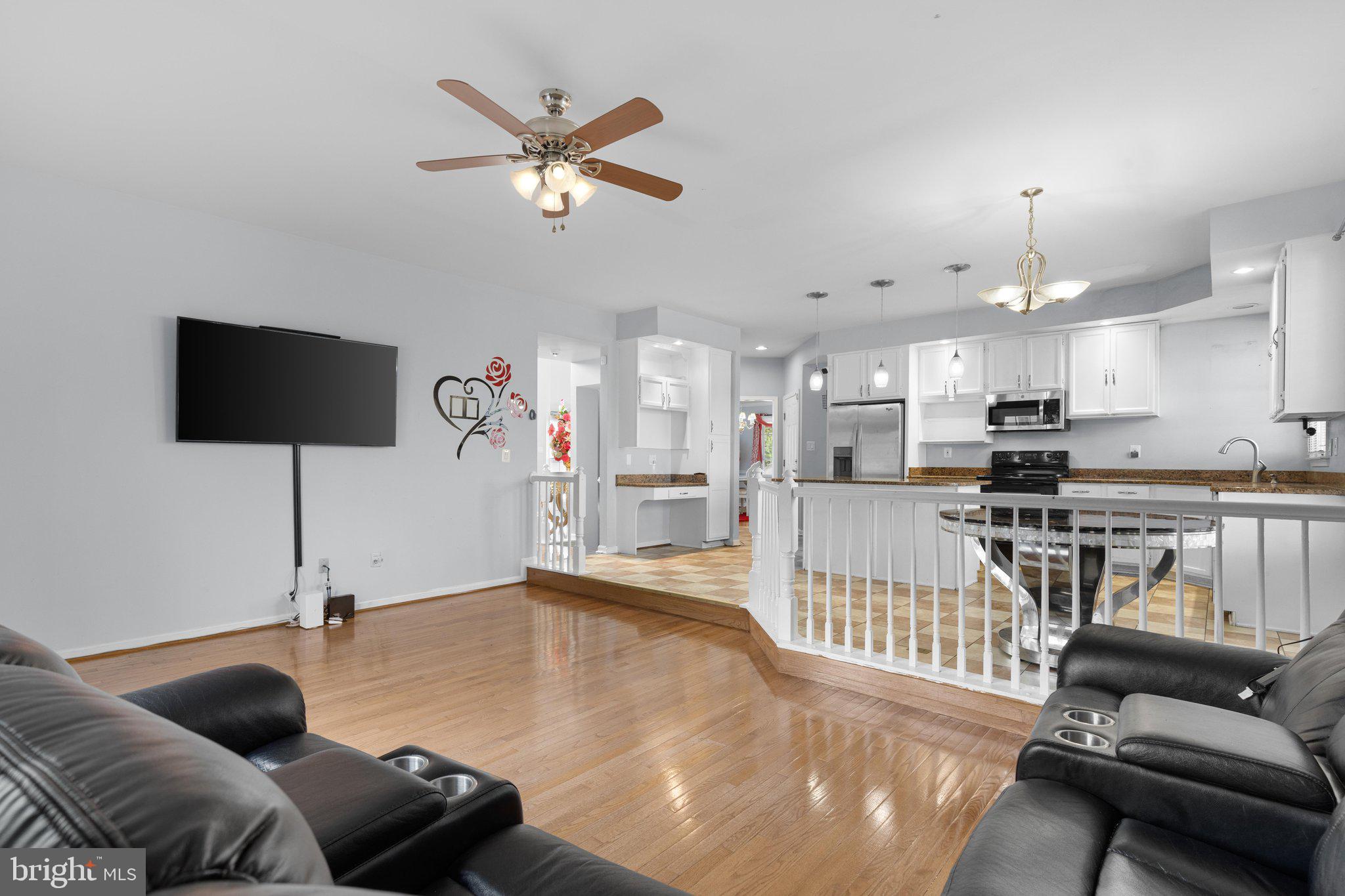 SEVEN OAKS - Residential