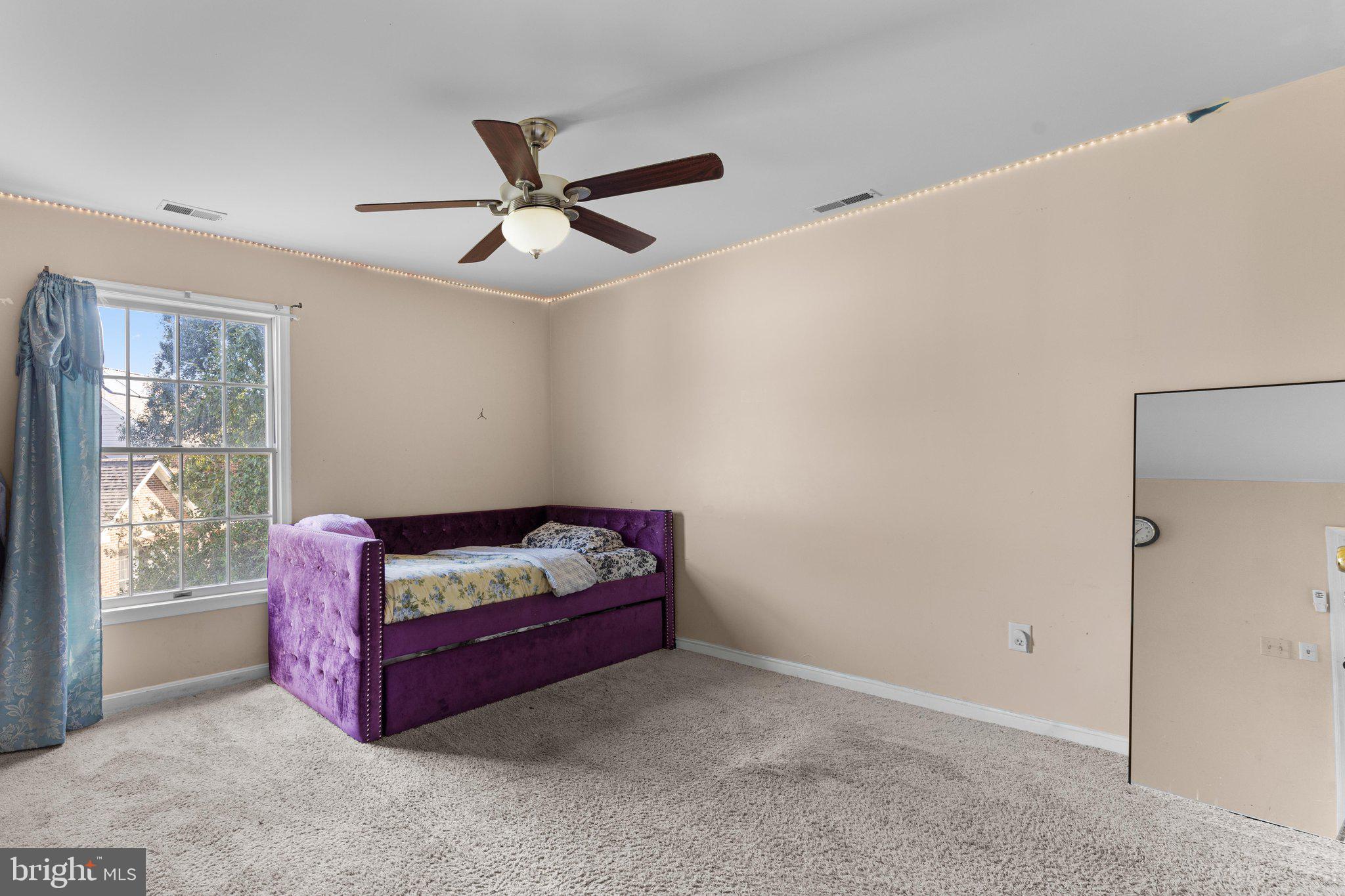 SEVEN OAKS - Residential