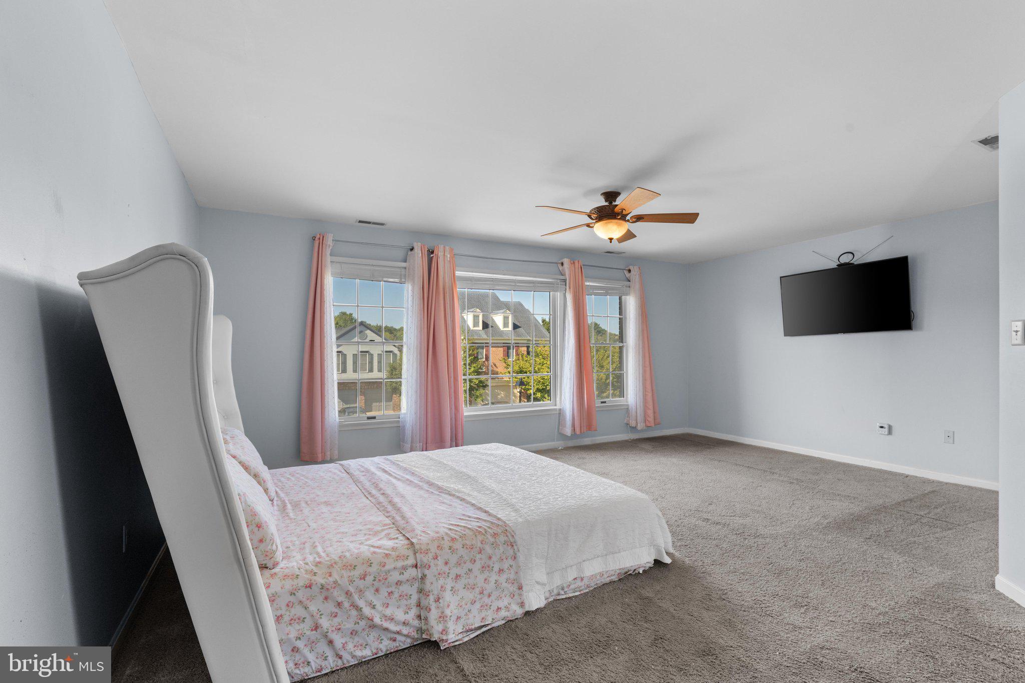 SEVEN OAKS - Residential