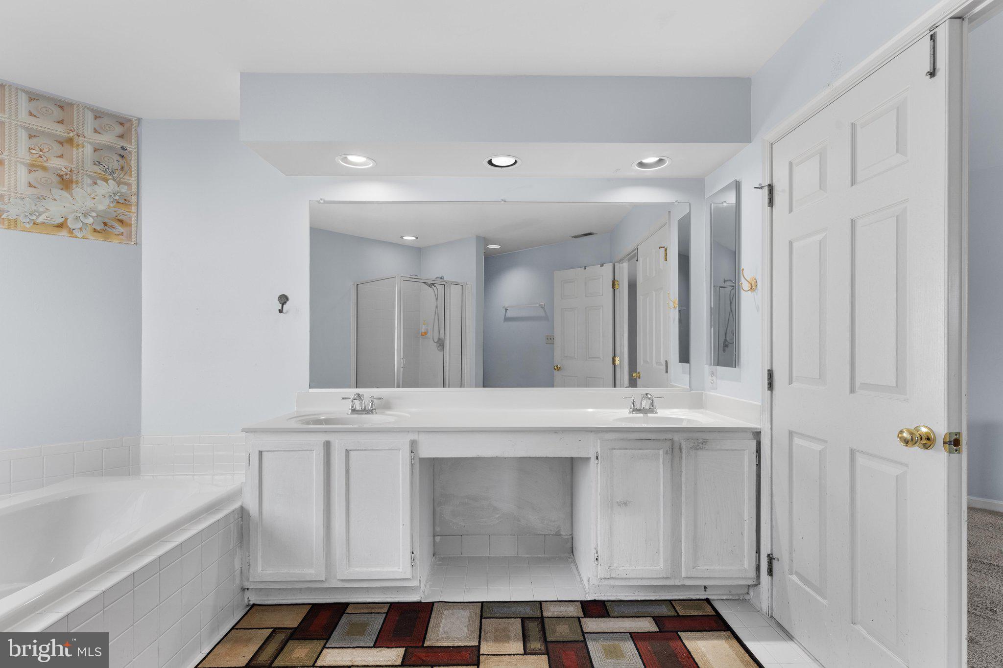 SEVEN OAKS - Residential