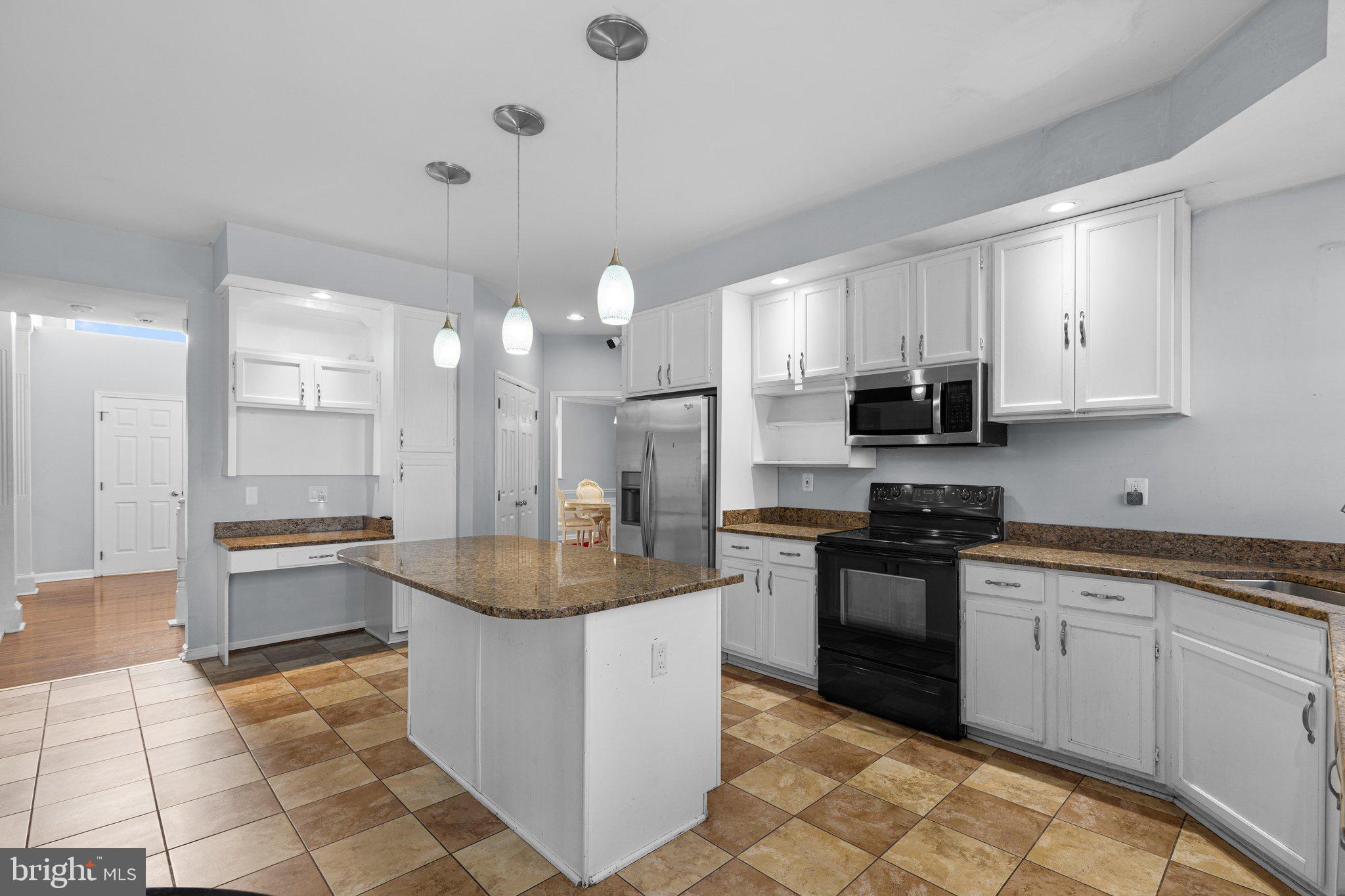 SEVEN OAKS - Residential