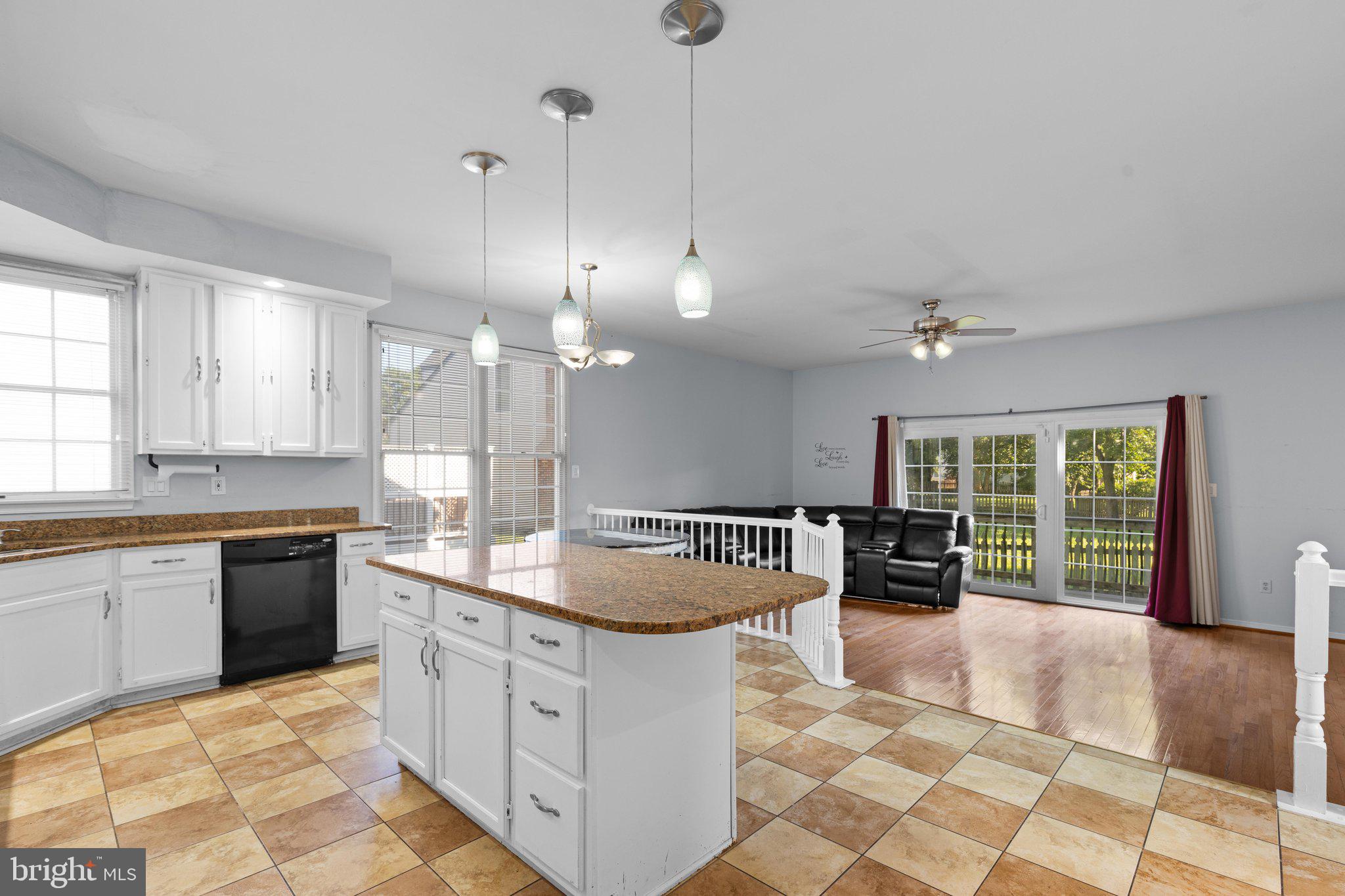 SEVEN OAKS - Residential