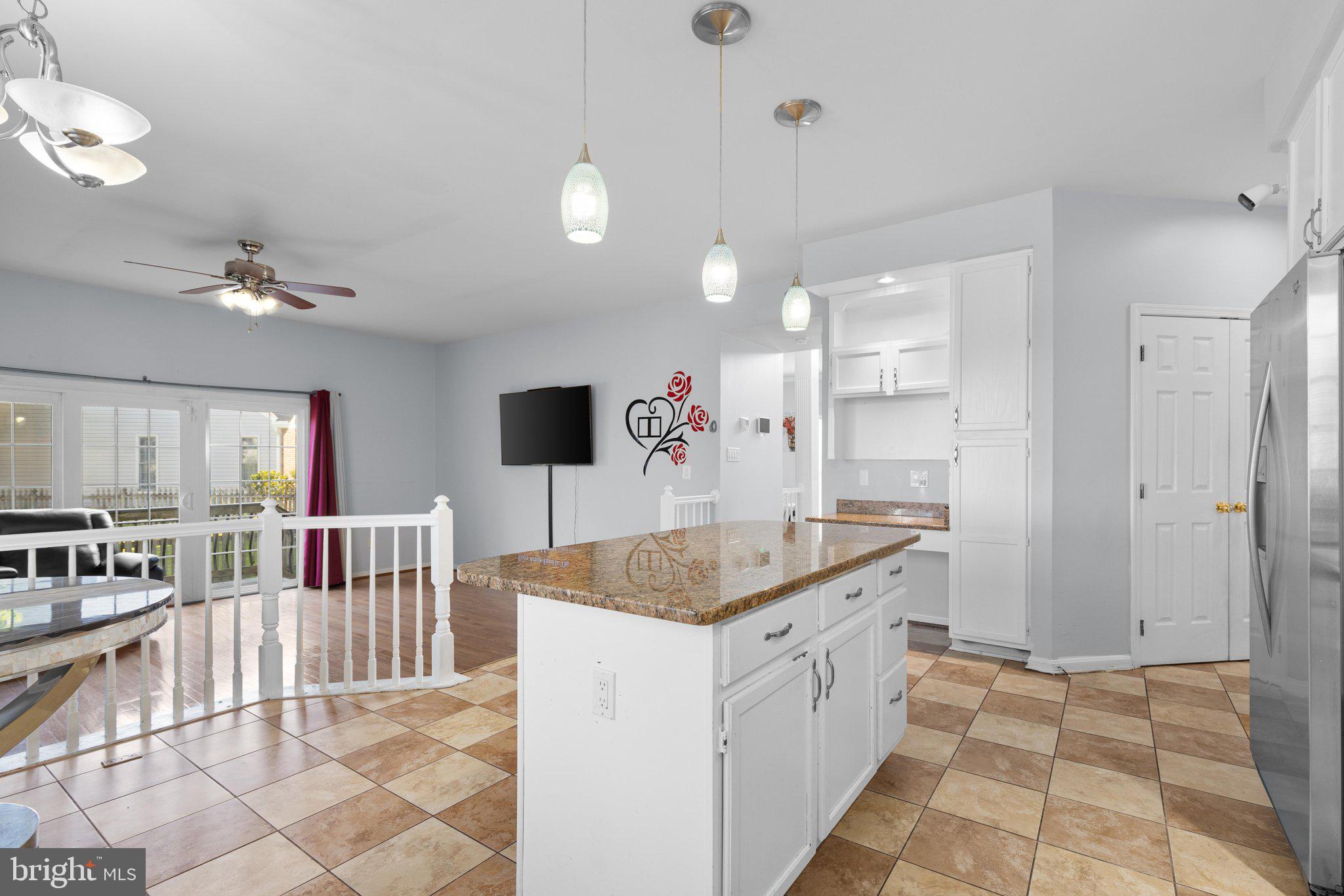 SEVEN OAKS - Residential