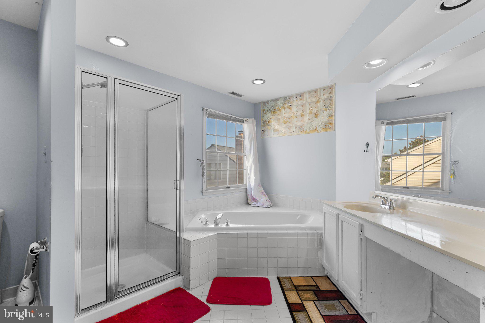 SEVEN OAKS - Residential