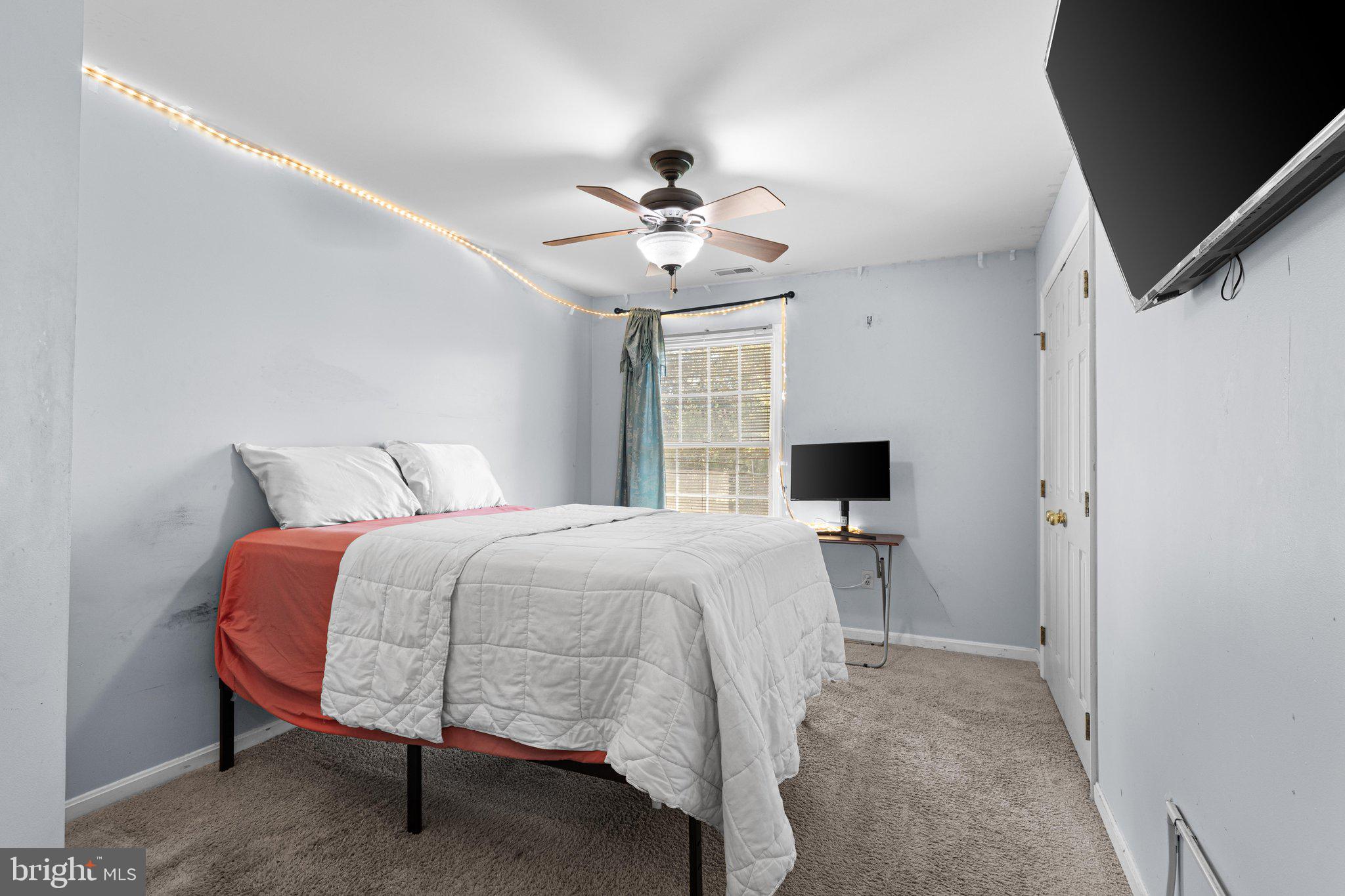 SEVEN OAKS - Residential