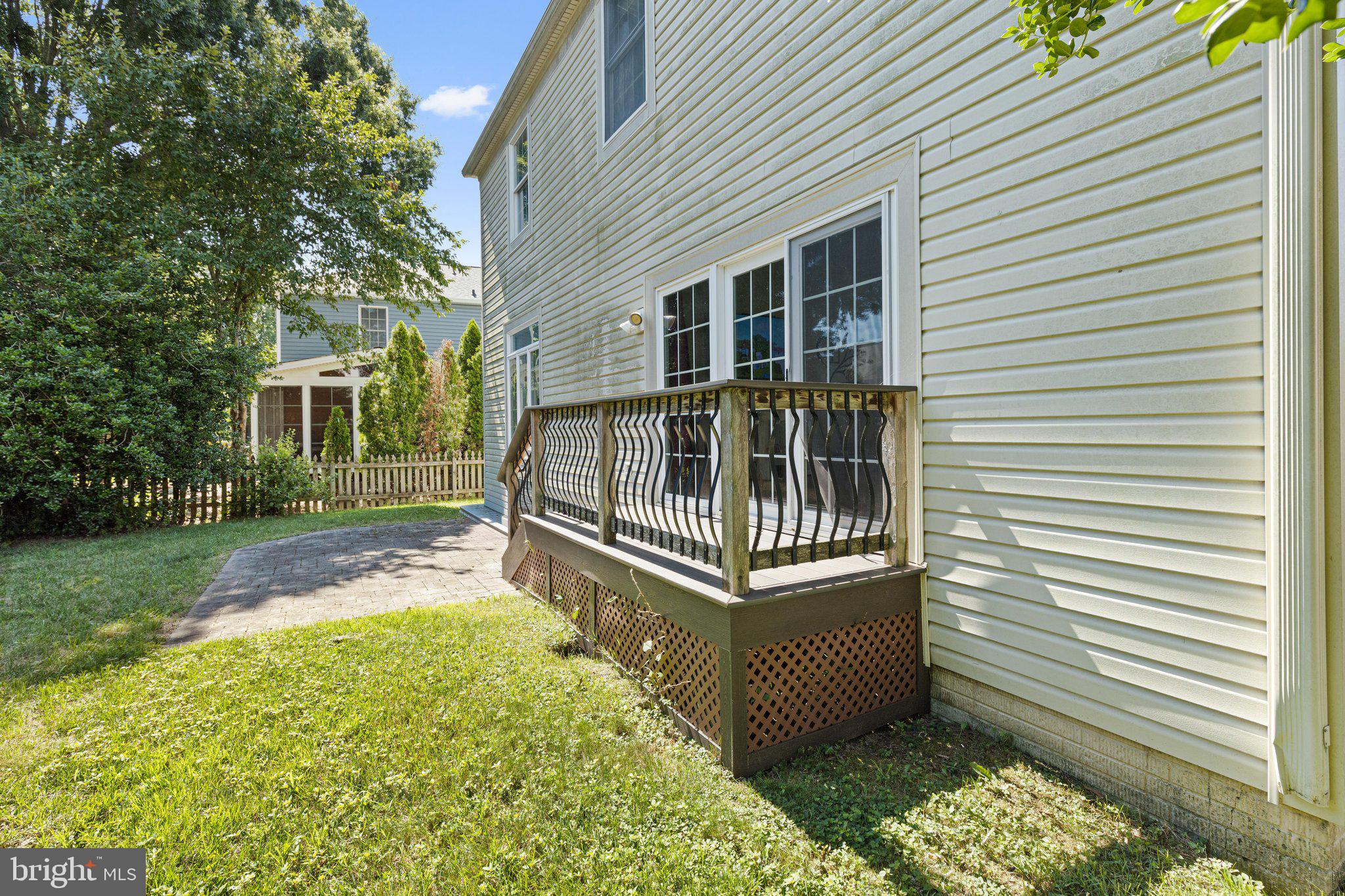 SEVEN OAKS - Residential