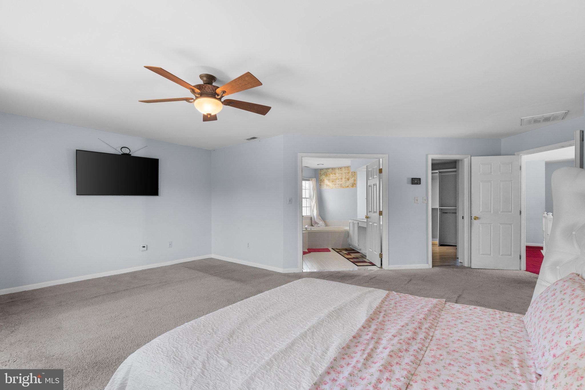 SEVEN OAKS - Residential