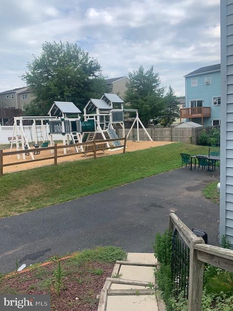 VALLEY GREEN VILLAGE WEST - Residential