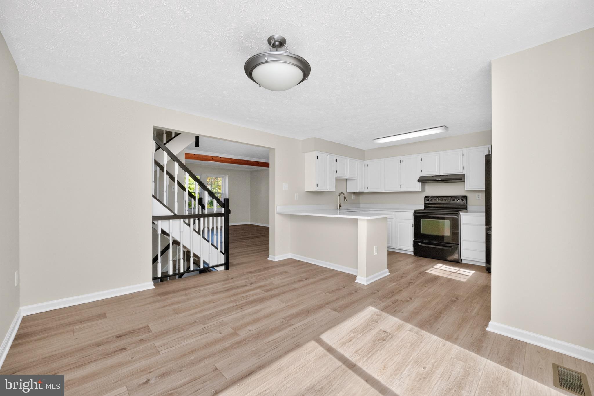 ASHTON VILLAGE - Residential