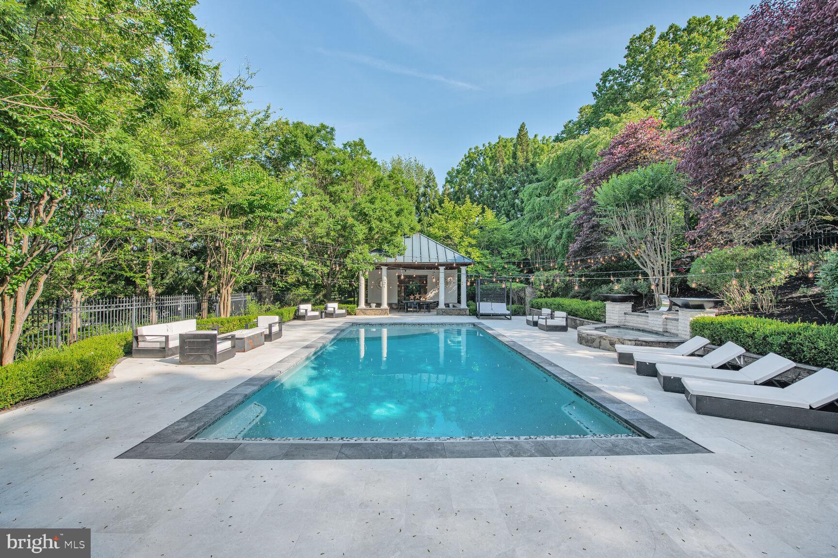 BEACON HILL - Residential