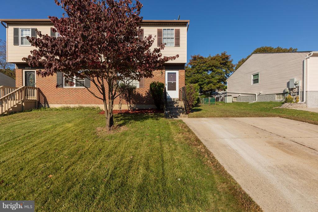 Freshly painted and carpeted 3 level duplex in Turf Valley.  This home has been given a facelift with new kitchen appliances and counter tops.  Separate dining room walks out to a large deck overlooking a larger fenced back yard.   Check it out today!